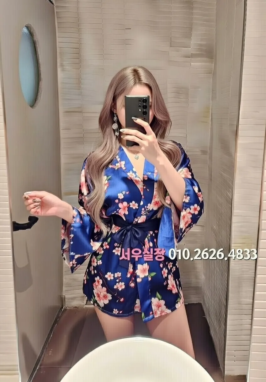 여수 미러룸 프리미엄 라인업 8번 프로필